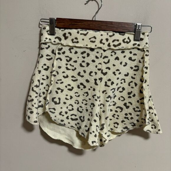 Free People Rain Check Leopard Short- Size XS - Picture 3 of 9